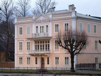 Nach umfangreichen Restaurierungsarbeiten erstrahlt das Haus in neuem Glanz.