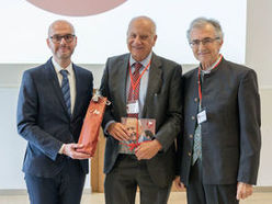 „Amtsübergabe“ an Reinhold Klinger; v.l.n.r.: Dr. Klaus Landa, em. o.Univ. Prof. Dr. Roman Sandgruber, Dr. Reinhold Klinger